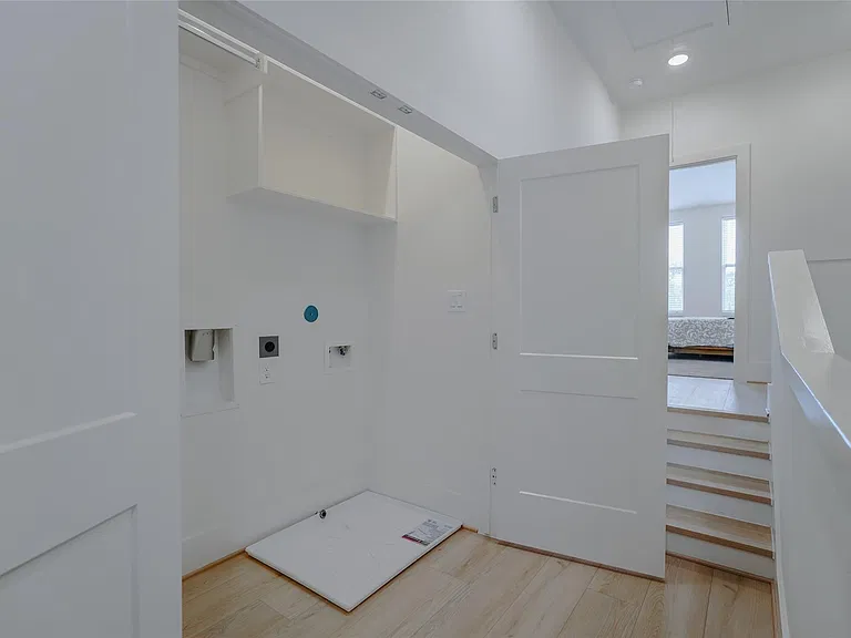862 Paul Quinn St #B — Photo 31
