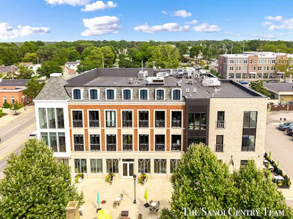 110 W Savidge St #305, Spring Lake, MI 49456