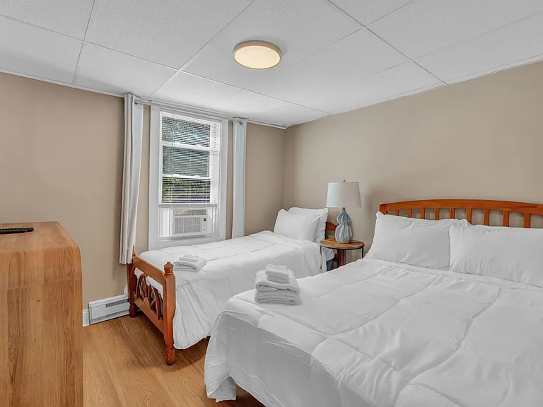 174 E Grand Ave #15 — Photo 13