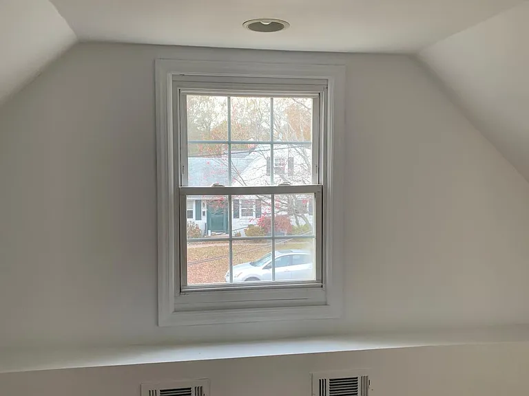 305 West Ln — Photo 7