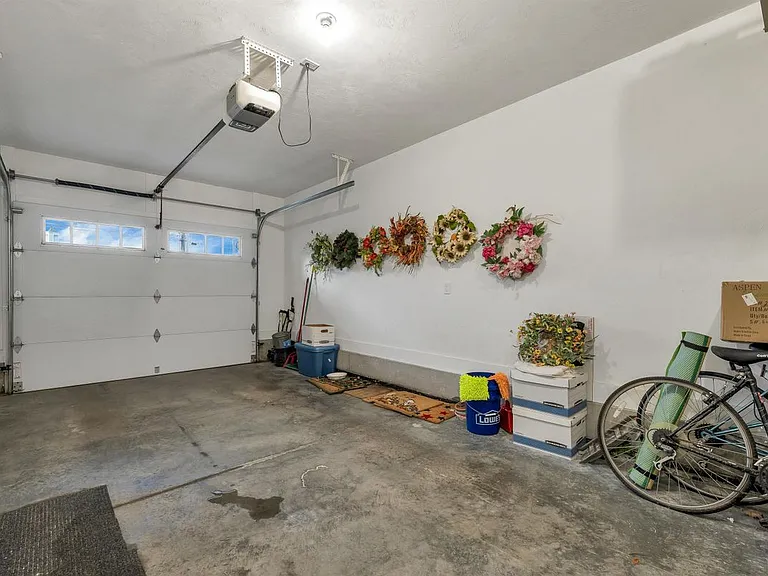 2 Lake St #B — Photo 38
