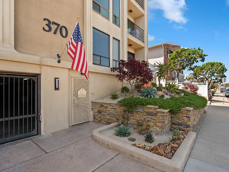 370 Rosecrans St #203 — Photo 36