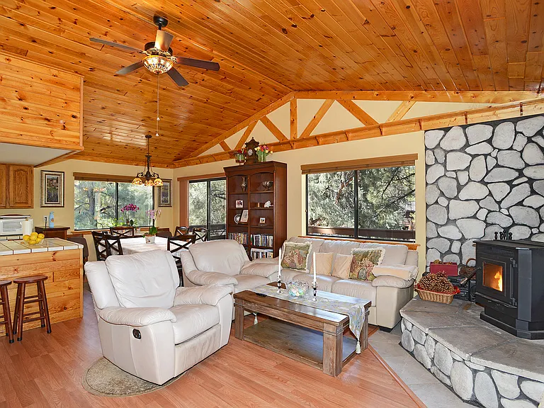 15329 Acacia Way — Photo 13