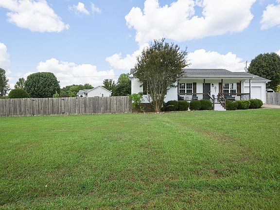 3rd image of 81 Patterson Cir