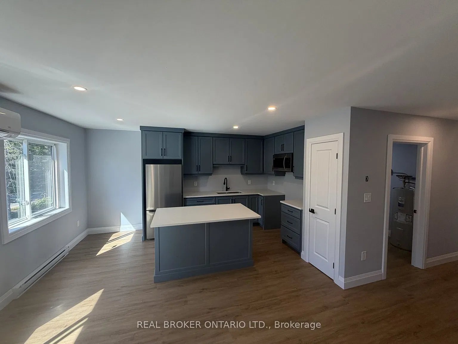 3 bed, $2,350 — Photo 2
