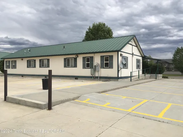 907 Wilson St, Pinedale, WY 82941