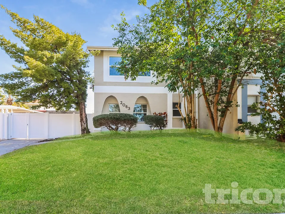 2063 Los Lomas Dr