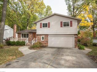 605 Welshire Dr, Bay Village, OH