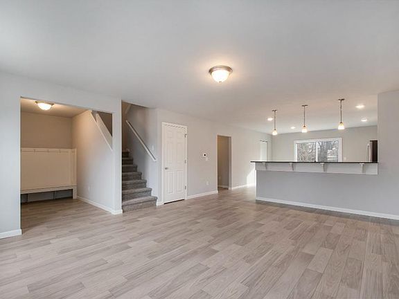 3rd image of 104 Shamrock Dr