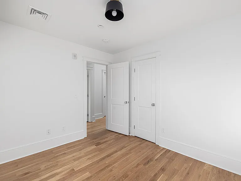 291 Governor St #302 — Photo 3