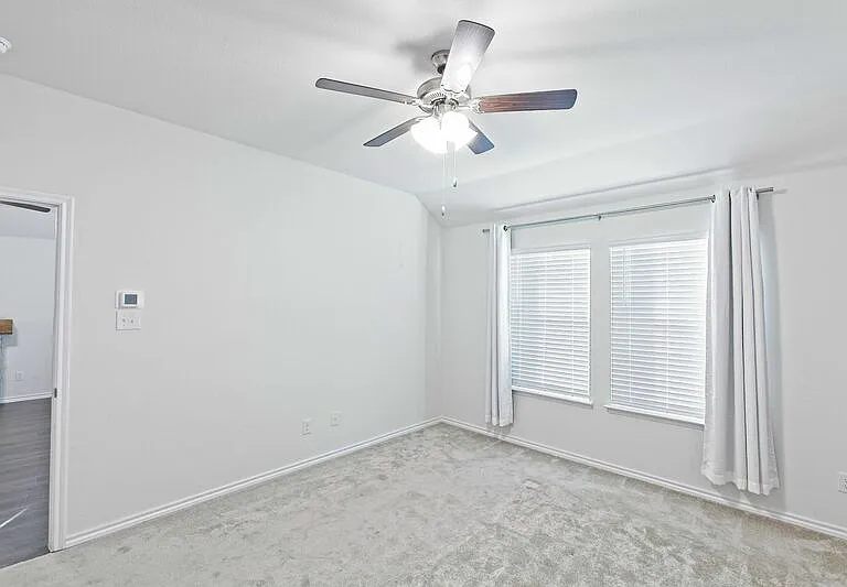 1111 Emerald Gate Dr — Photo 11