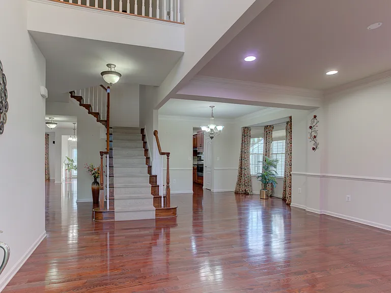 43185 Tandridge Way — Photo 2