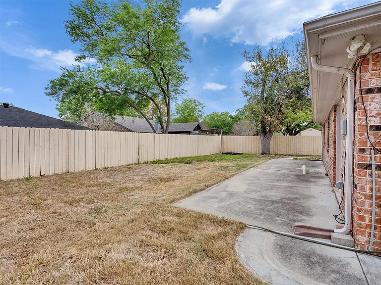 22538 Market Square Ln — Photo 13