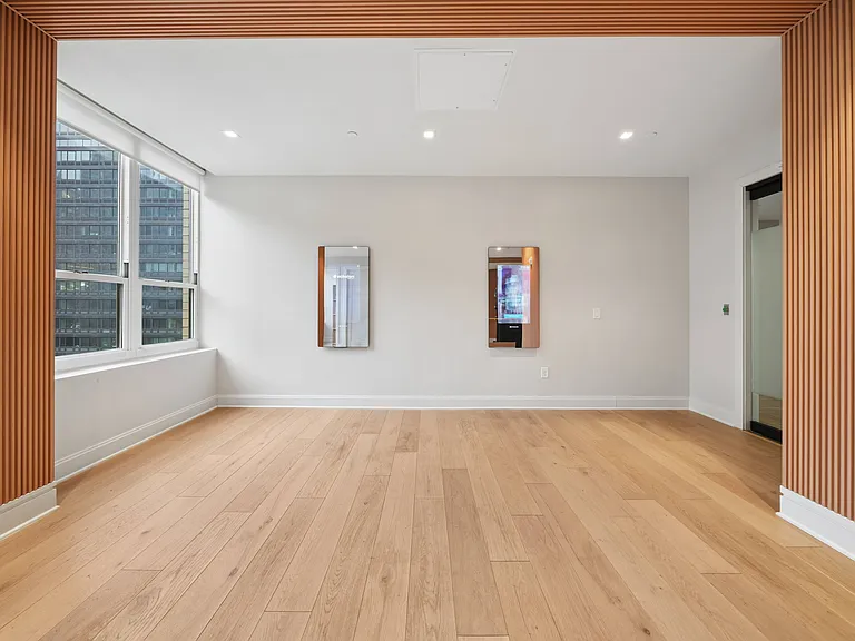 65 Bay Street Apartments — Photo 13