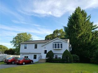 33 Pearce Pl, Mahopac, NY 10541