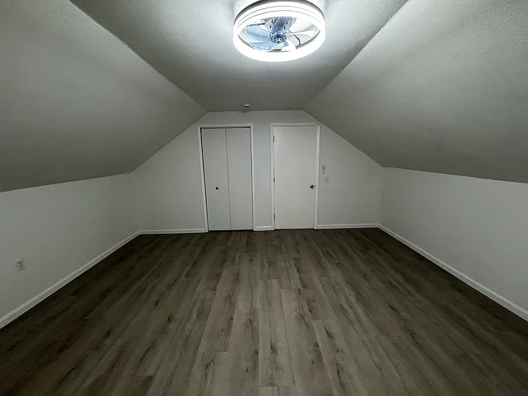 Upstairs bedroom 2