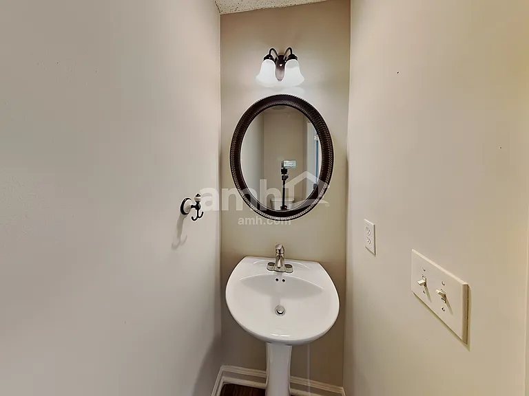 1759 Maxey Ln — Photo 9