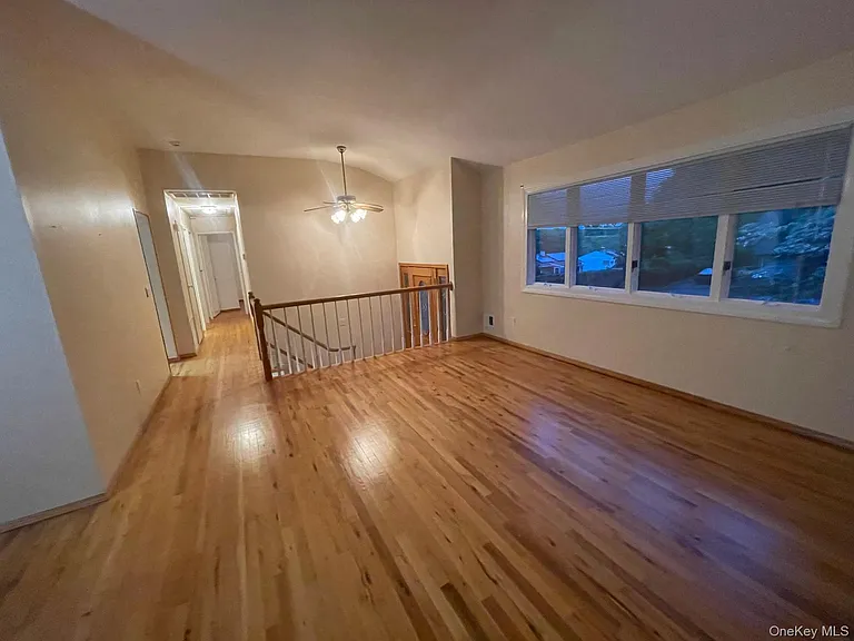 18 Greenwich Rd — Photo 8
