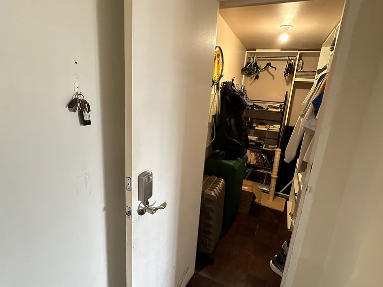 3000 Spout Run Pkwy — Photo 5