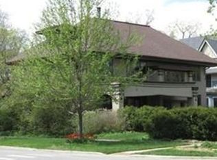 241 S Elmwood Ave, Oak Park, IL 60302