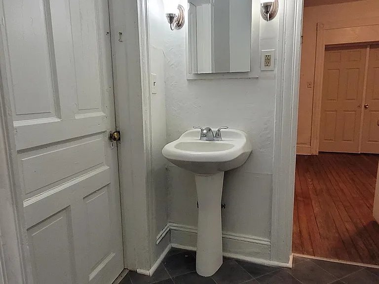 222 N Bradford St #1 — Photo 7