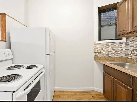 2nd image of 82 16th St APT 15