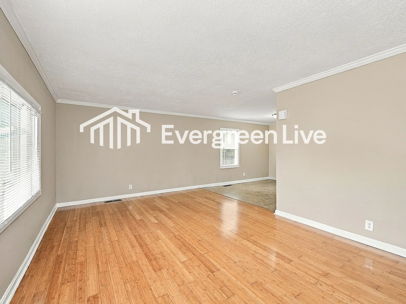 3 bed, 1.0 bath, 1025 sqft, $1,445 — Photo 2