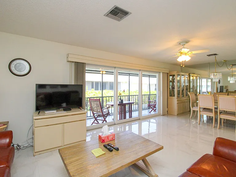 239 Palm Dr #2 — Photo 16