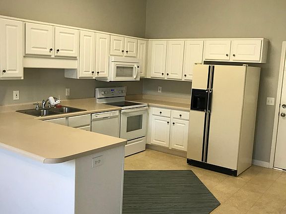 5th image of 8513 Meadowlake Village Dr