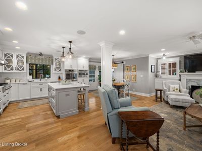6810 Dartmoor Dr, Graymoor Devondale, KY, 40222