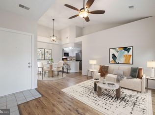 11711 Summerchase Cir, Reston, VA 20194