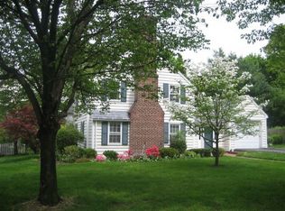 5 Monfort Rd, Port Washington, NY 11050