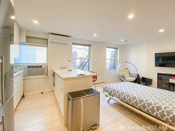 4th image of 114 Stanton St #2E