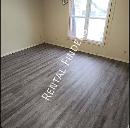 4th image of 1830 August St #5
