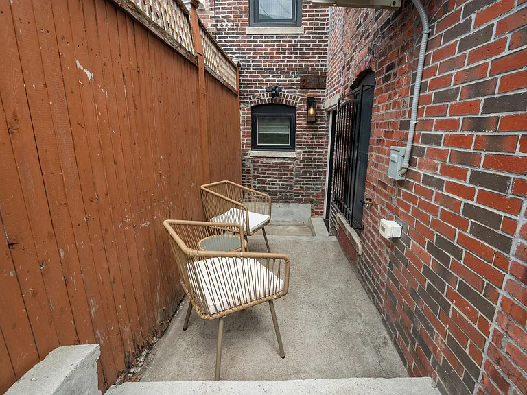 510 Medford St #1 — Photo 10