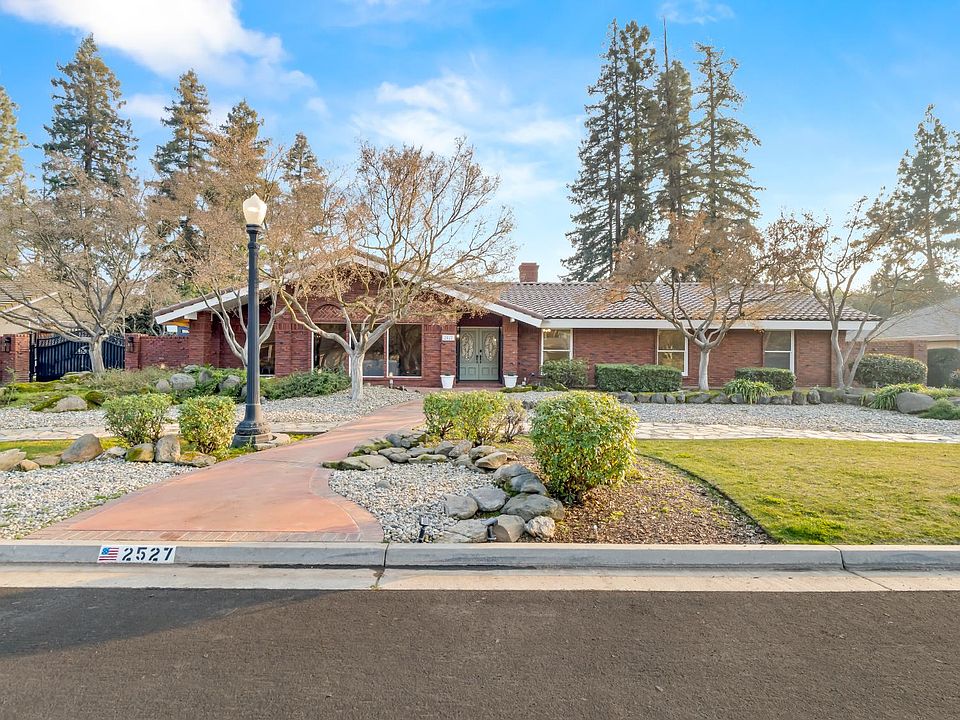 1st image of 2527 W San Madele Ave