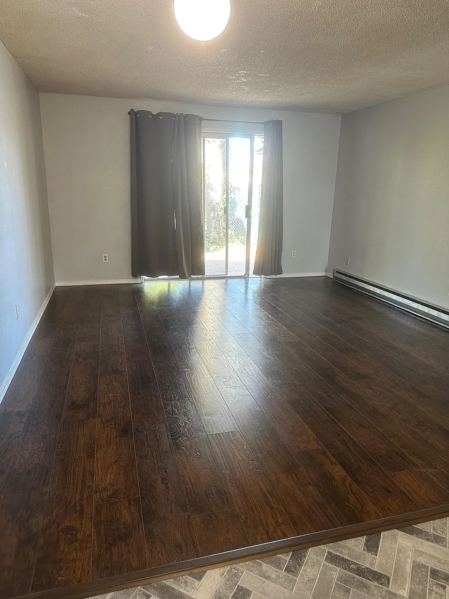 Building Photo - 21805 SE Alder Dr #2