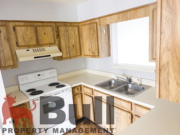 3rd image of 28 Sandalwood Ct
