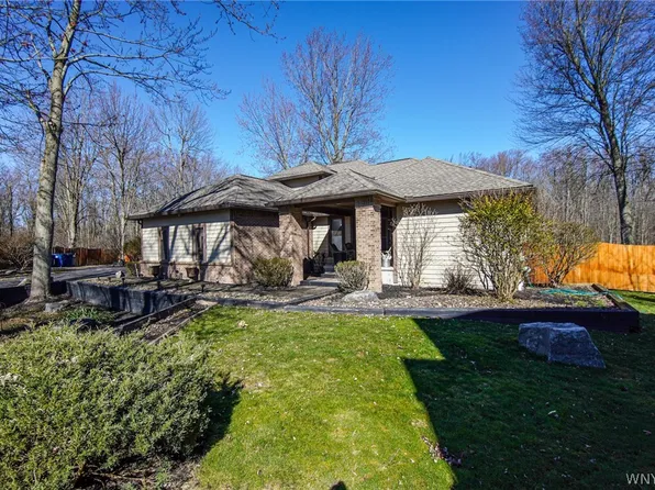 50 Bentley Ct, Buffalo, NY 14221