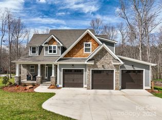 208 Turkey Ridge Rd, Fletcher, NC 28732