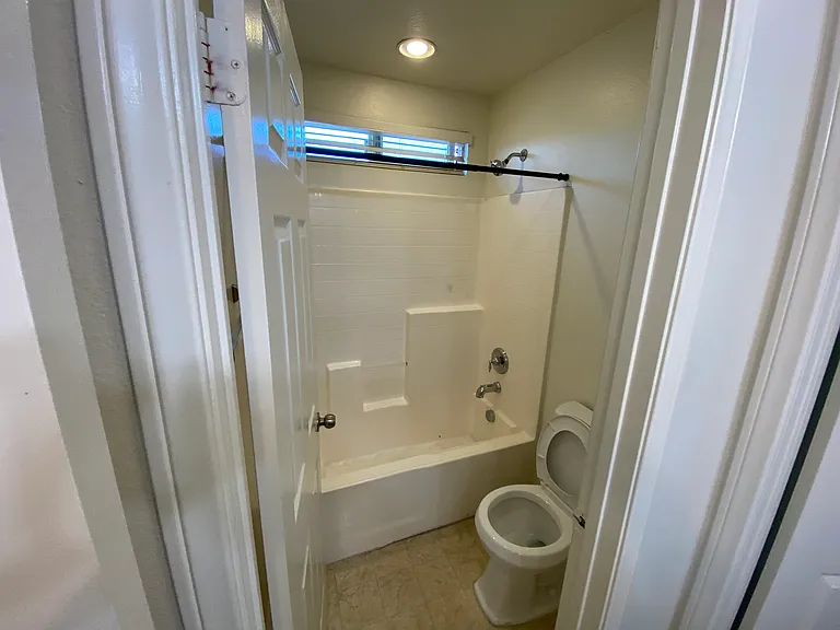 1393 Veronica Trl — Photo 18