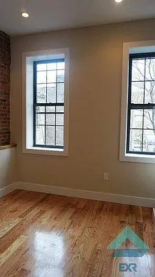 Rented by EXR | media 22