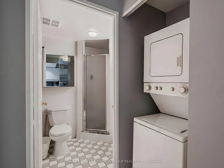801 King St W #501 — Photo 9