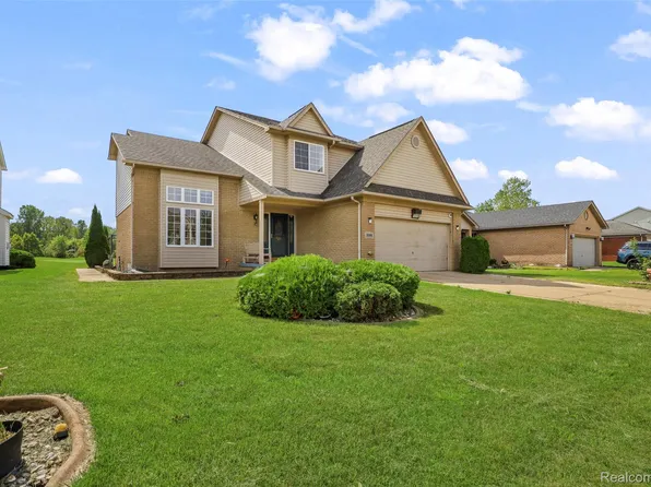 33395 Sand Piper Dr, Romulus, MI 48174