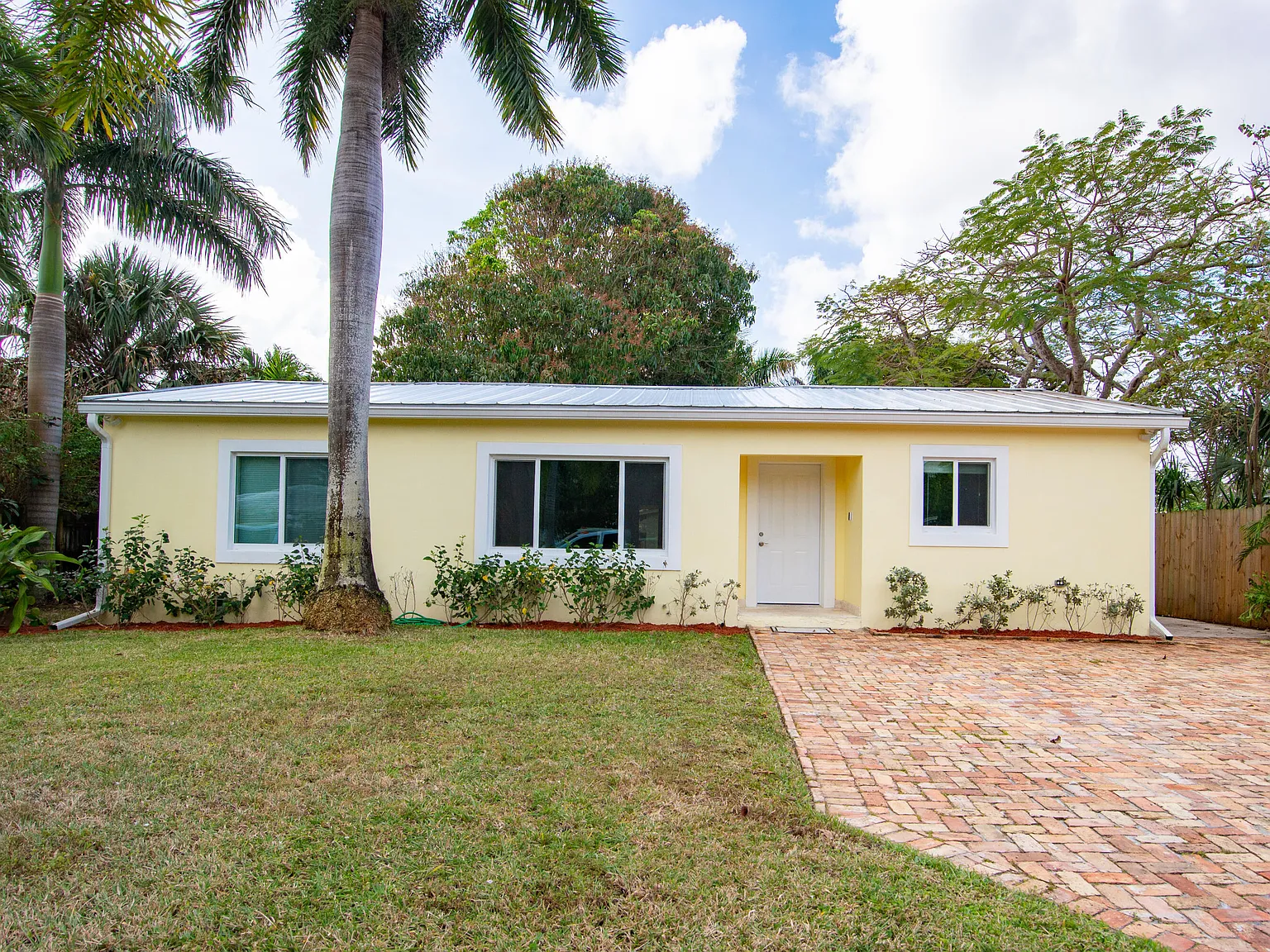 3 bed, 2.0 bath, 1532 sqft, $4,900 — Photo 3