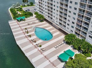 400 Kings Point Dr #5JFDA, North Miami Beach, FL 33160