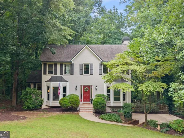 1811 Yorkshire Dr, Woodstock, GA 30189