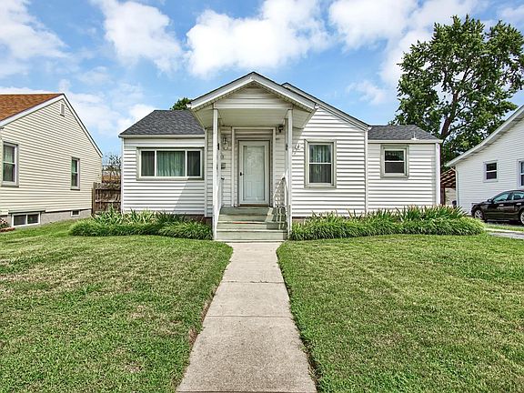 2nd image of 571 Leslie Ave
