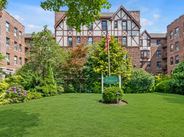 160-15 Powells Cove Boulevard image 9 of 11