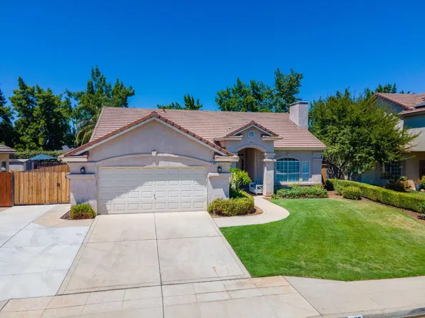 862 N McArthur Ave, Clovis, CA 93611